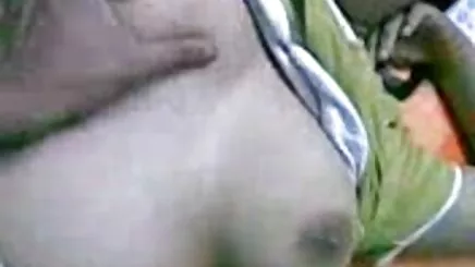 Cửa sổ phòng thay già trong phòng tắm sex han moi 2